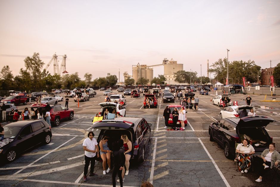 Ravens tailgate crowd in the M&T Bank Stadium parking lot before kickoff