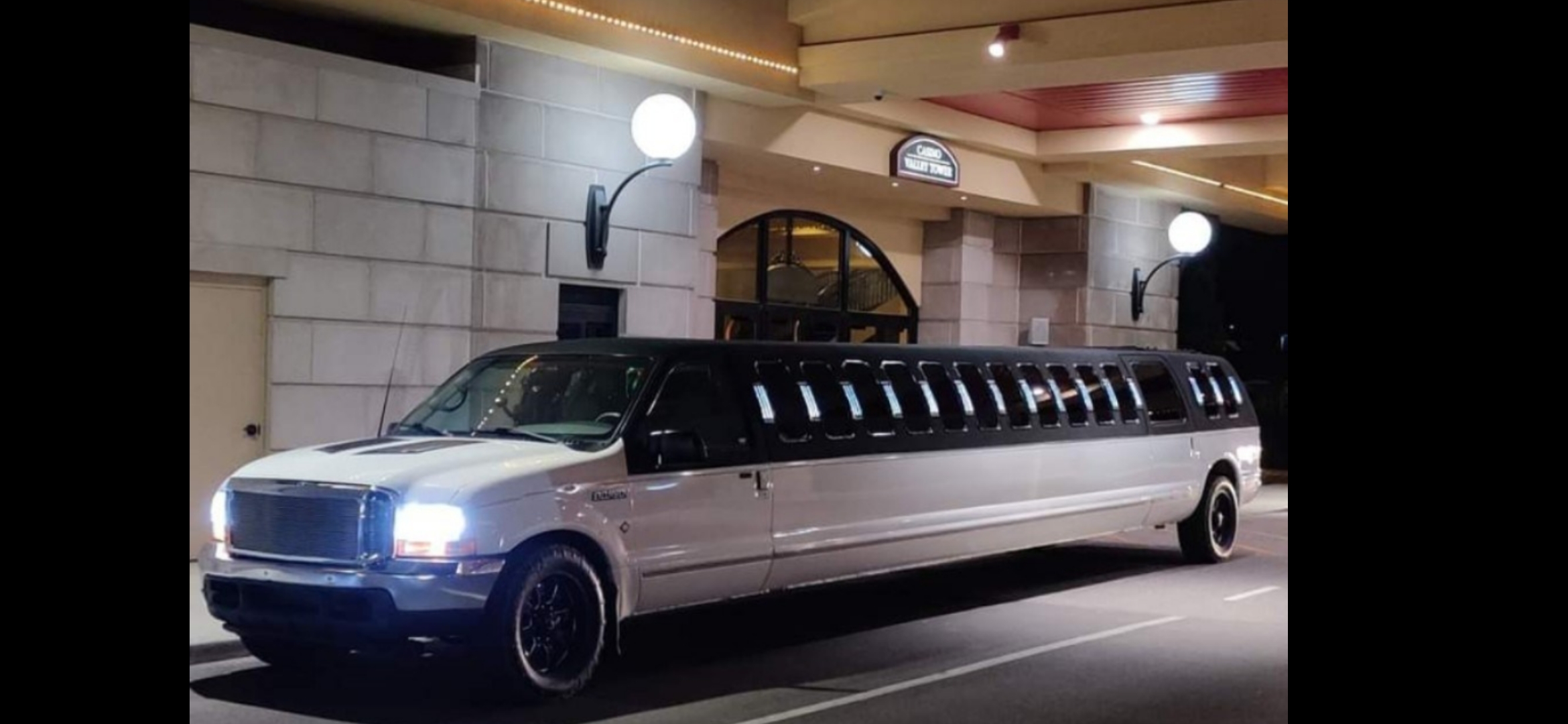 20 Passenger Escalade Stretch Limousine